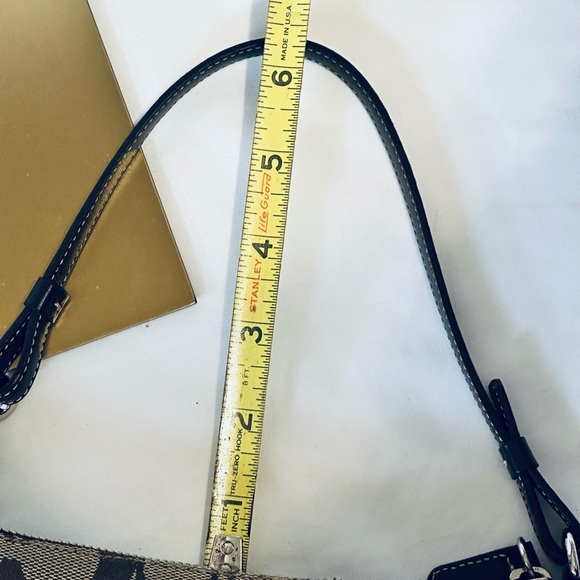 Vintage Coach Shoulder Signature Demi Pochette - Picture 9 of 9